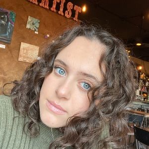 Meet your Posher, Francesca